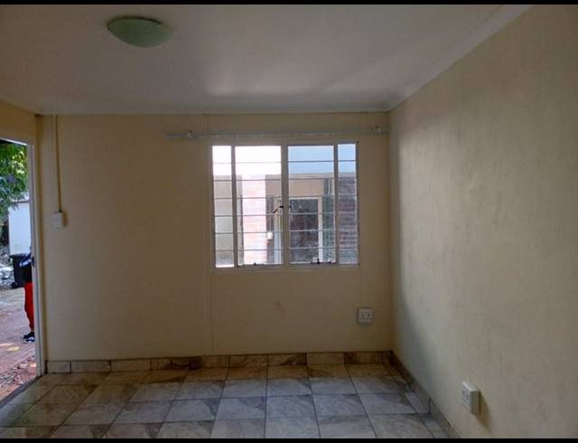 2 BEDROOM PROPERTY TO RENT IN CYRILDENE